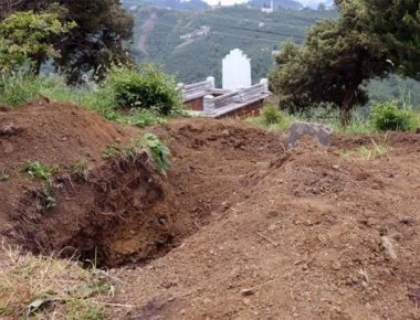 Tουρκία: Χρυσοθήρες κατέστρεψαν ελληνικούς τάφους 1.700 ετών στην Τραπεζούντα!